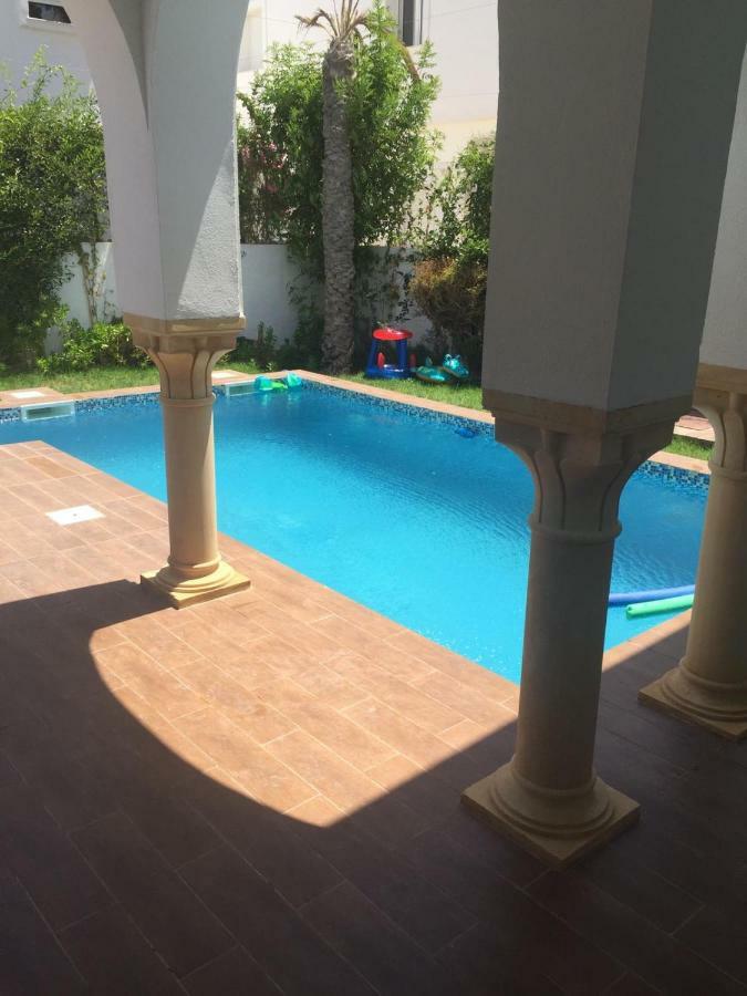 Villa avec piscine Triffa Extérieur photo